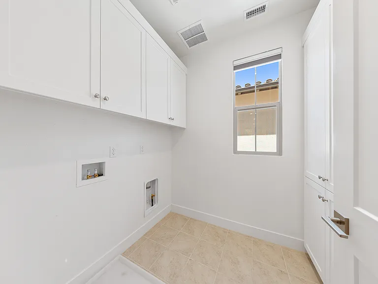 242 Maricopa — Photo 43