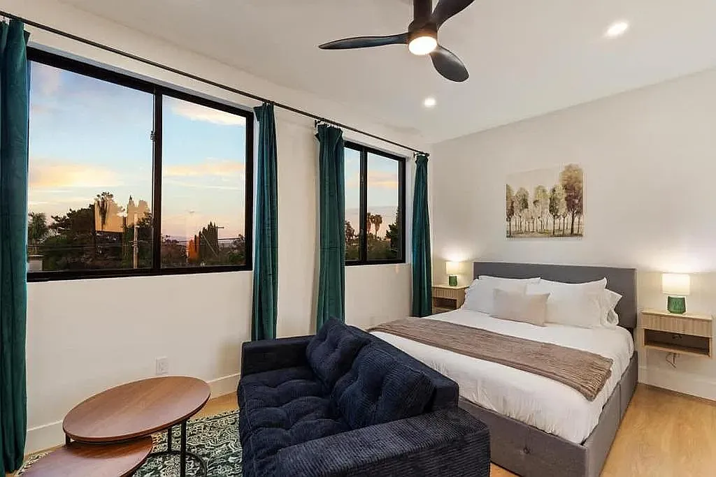 Studio, 325 sqft, $2,000 — Photo 1