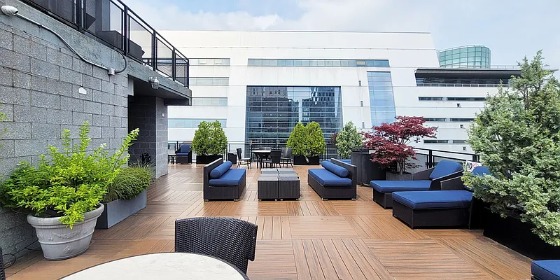 Rented by Chase Global Realty Corp | media 18