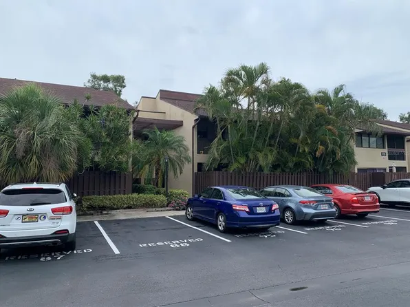770 Village Lake Ter N APT 104, Saint Petersburg, FL 33716