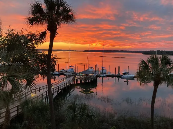 2 Village North Dr APT 18, Hilton Head Island, SC 29926