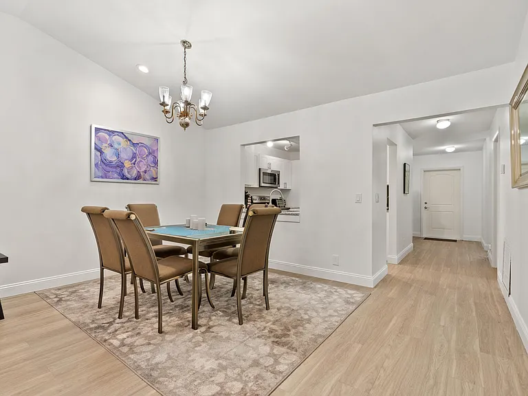 6721 Bridlewood Ct — Photo 11
