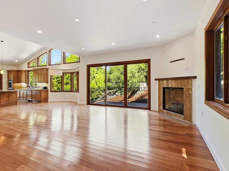 3911 Pepper Tree Ct — Photo 34