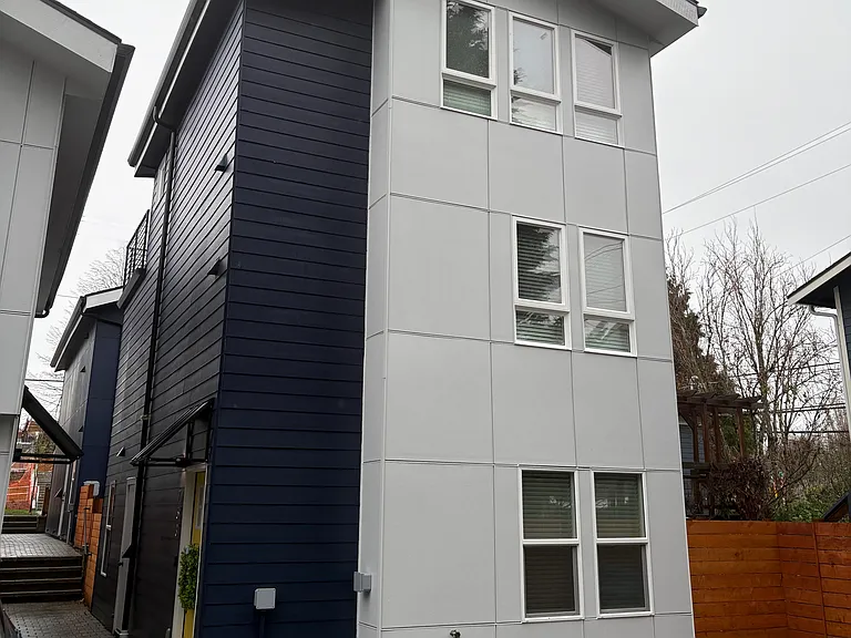 753 S Henderson St — Photo 16
