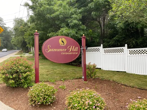 6 Marc Dr APT 6A8, Plymouth, MA 02360