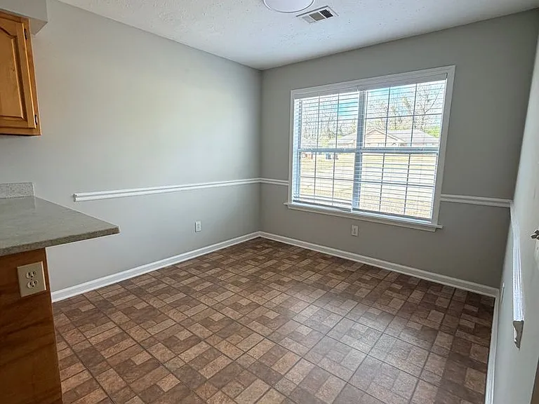 199 Padgett Ct — Photo 3