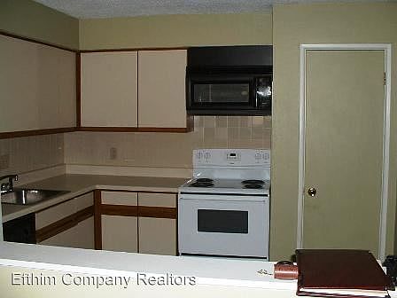 3rd image of 4355 Maryland Ave APT 222