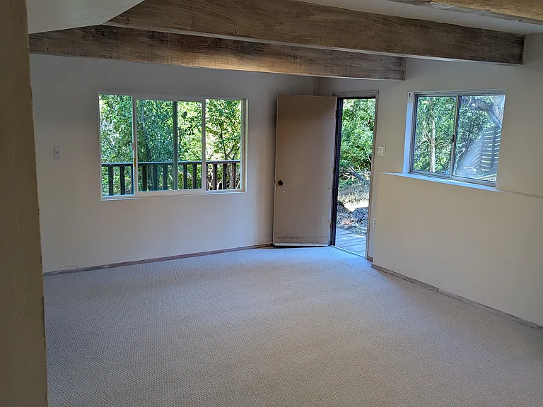 566 Live Oak Ln — Photo 23