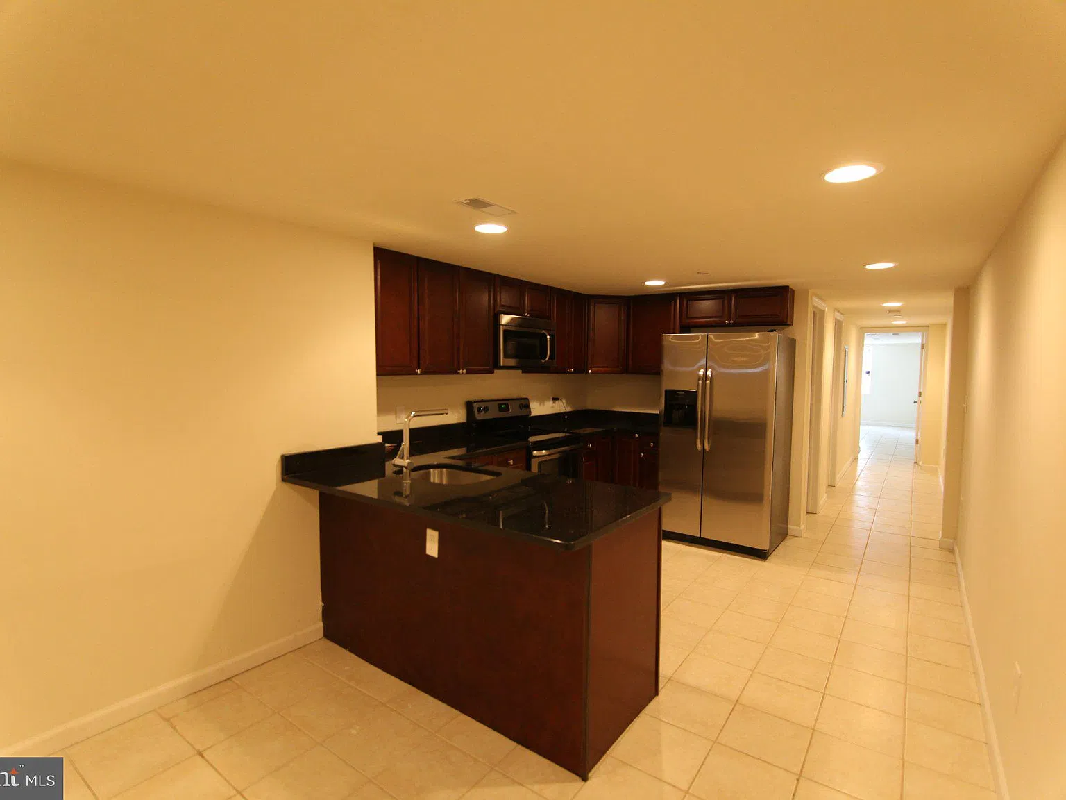 5 bed, 5.5 bath, 2283 sqft, $2,375 — Photo 2