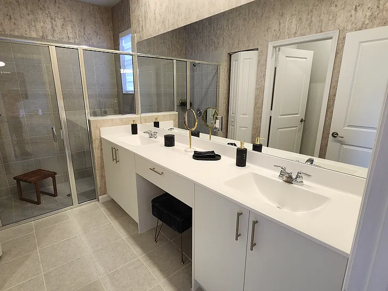 2265 SE 30th St #7 — Photo 13