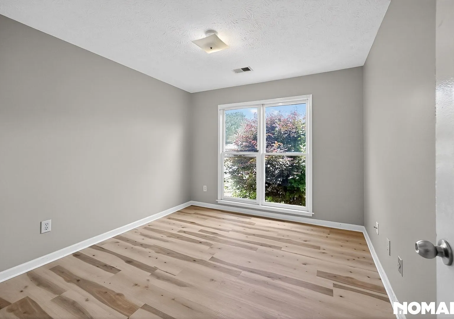 Newly Renovated 3BR Triplex in Conyers — Photo 4