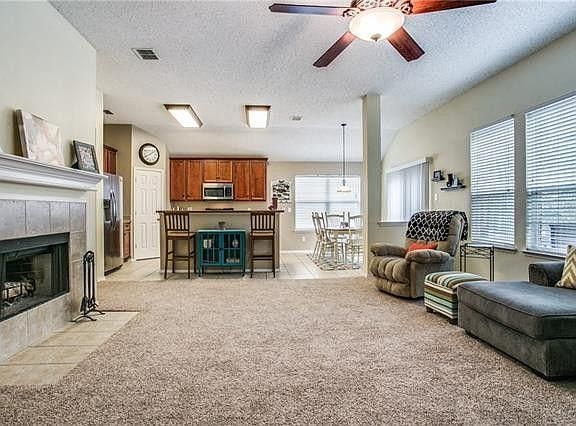 4th image of 2112 Windcastle Dr