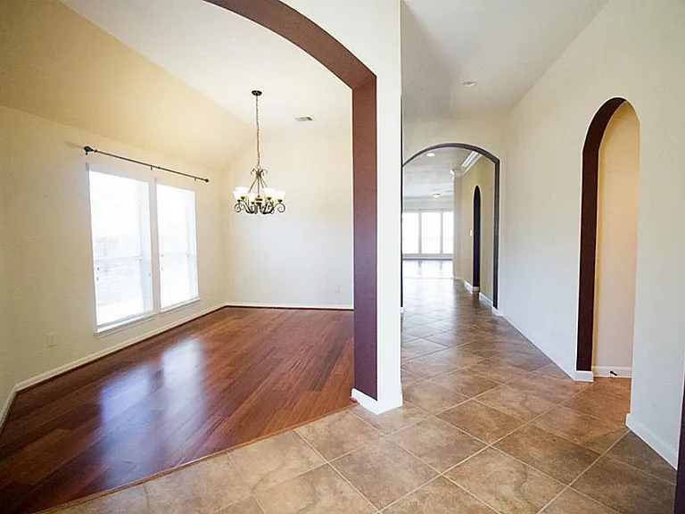 4010 Wolf Springs Ct — Photo 3