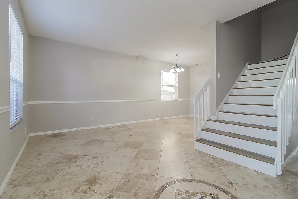 3 bed, 2.5 bath, 2415 sqft, $2,635 — Photo 4