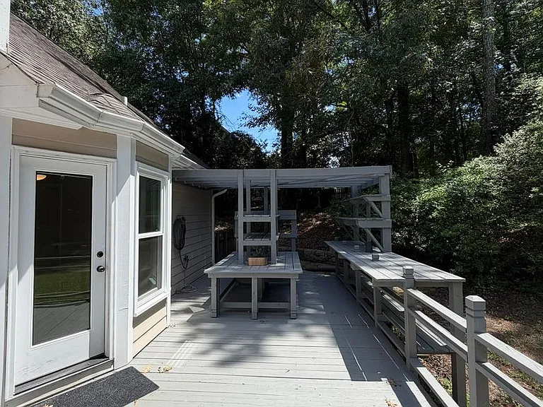 121 Ashbrook Dr — Photo 24