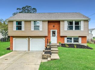 1181 Village Glen Dr, Batavia, OH 45103