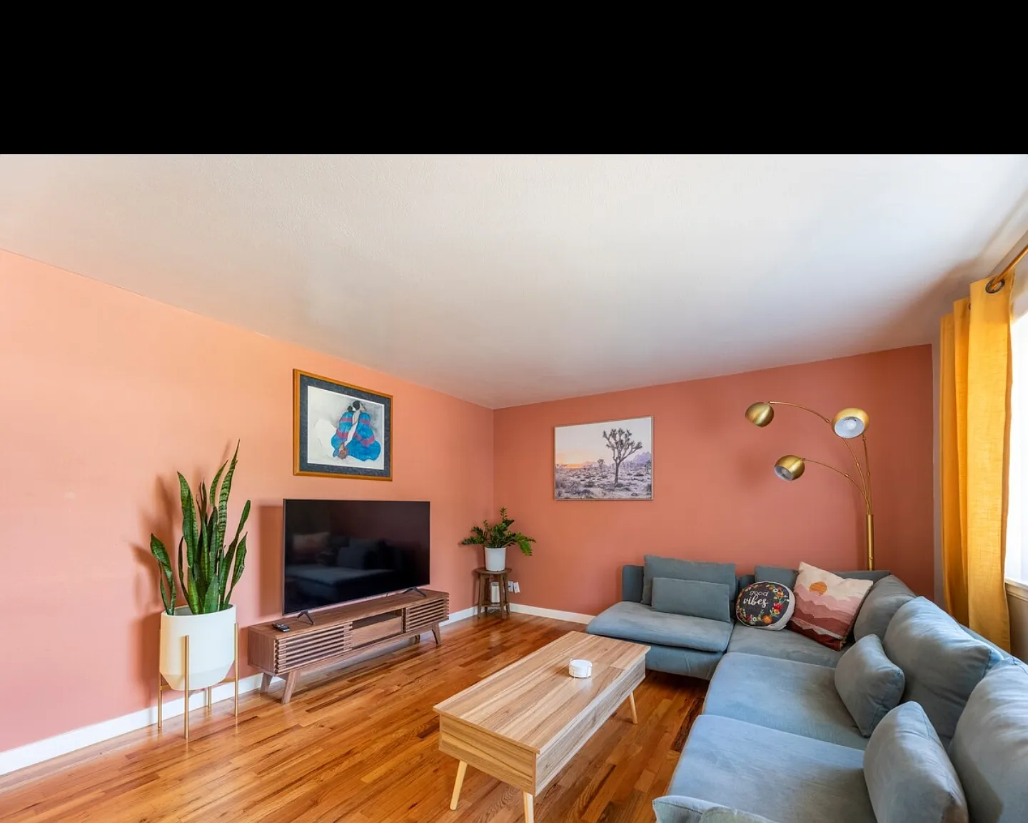 3 bed, 1900 sqft, $3,400 — Photo 2