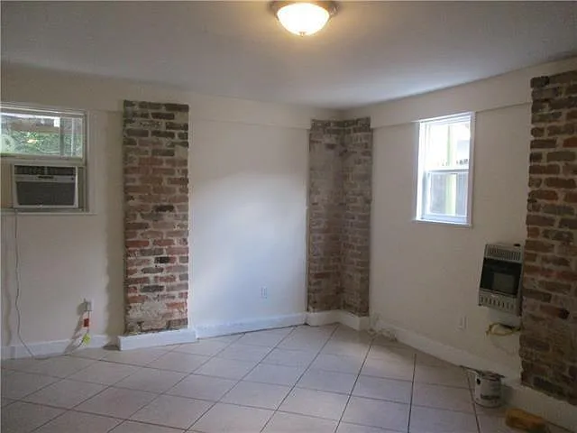 1 bed, 1.0 bath, 600 sqft, $900 — Photo 2