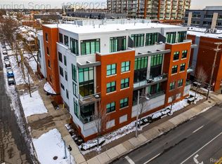 100 N Center St UNIT 206, Royal Oak, MI 48067