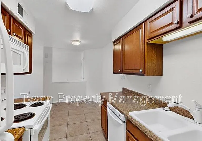12201 Haines Ave NE #A — Photo 8