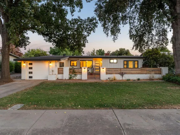 1107 W Westcott Avenue, Visalia, CA 93277