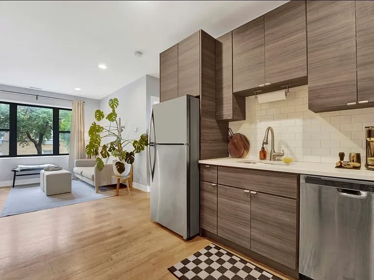 3802 W Altgeld St #301 — Photo 4