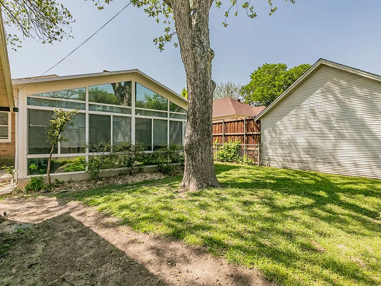 2311 Warner Rd — Photo 37