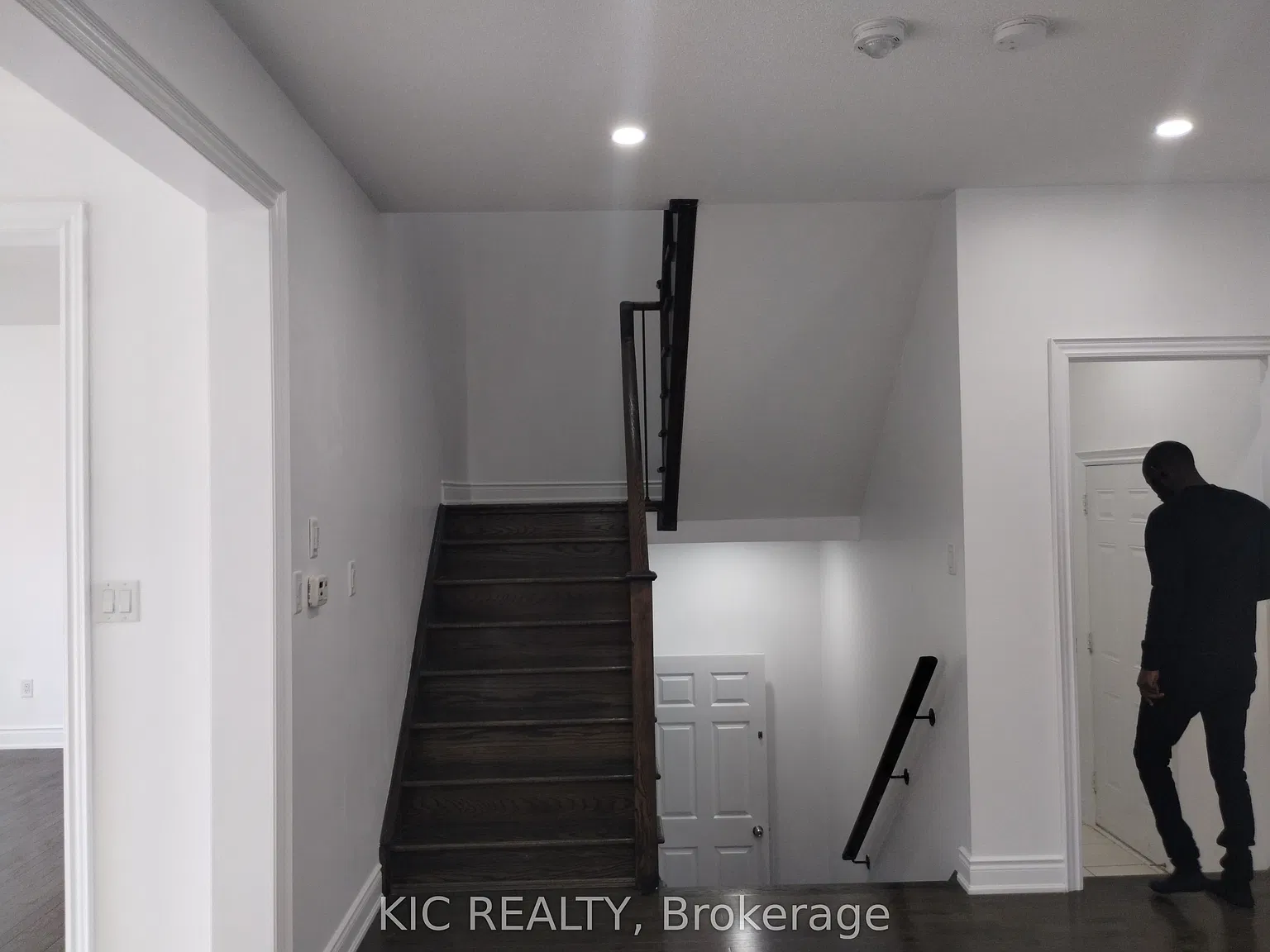 4 bed, $3,200 — Photo 3