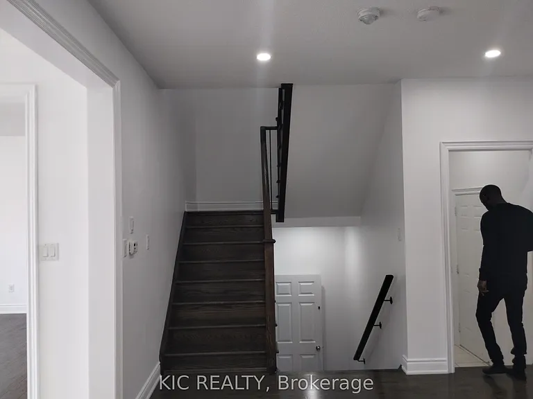 1461 Lormel Gate Ave #UPPER — Photo 5