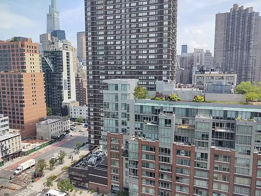 4th image of 300 E 33rd St APT 16F