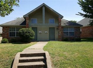 904 W Houston St, Sherman, TX 75092