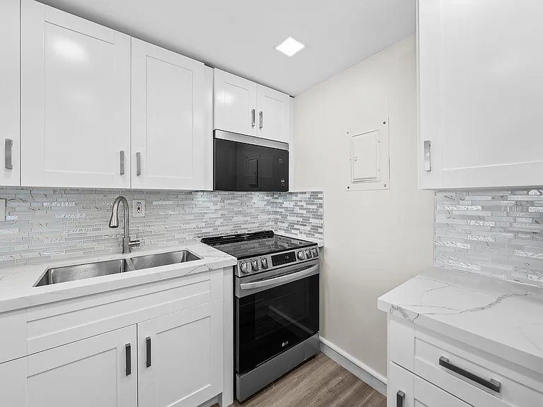 16740 NE 9th Ave #405 — Photo 18