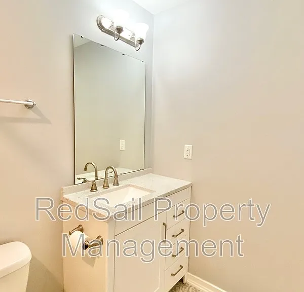 642 Kelso Dr — Photo 18