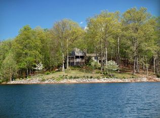 305 Deer Run Pt, La Follette, TN 37766