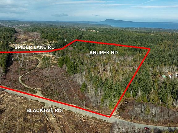 2nd image of 815 Spider Lake Rd