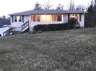 1002 Dry Valley Rd, Rossville, GA 30741