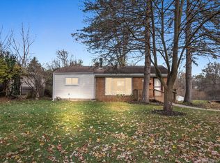 3762 Percy King Rd, Waterford, MI 48329