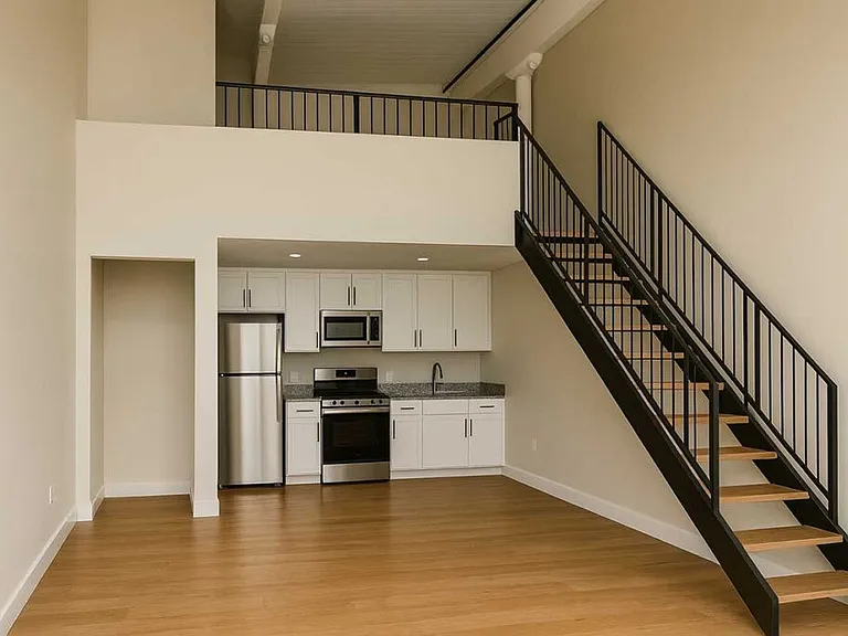 Overton Lofts — Photo 32