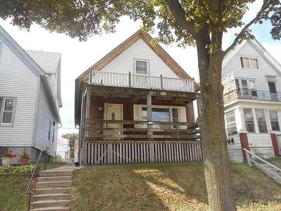 2nd image of 2925 N Fratney St