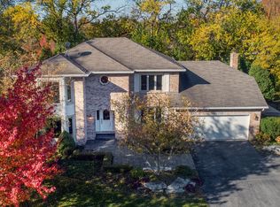 9S116 Landsfield Ave, Downers Grove, IL 60516