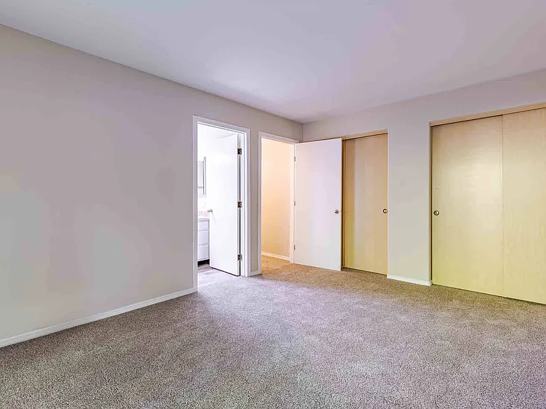 Aravia Apartments — Photo 24