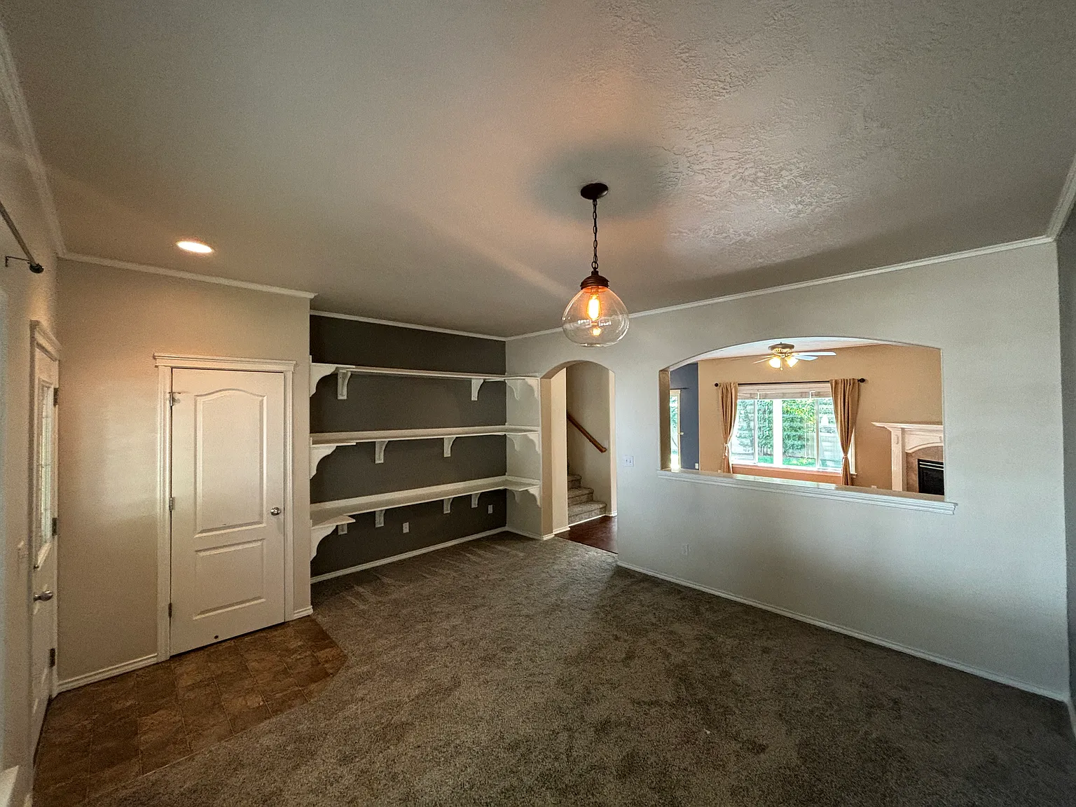 4 bed, 2194 sqft, $2,550 — Photo 4