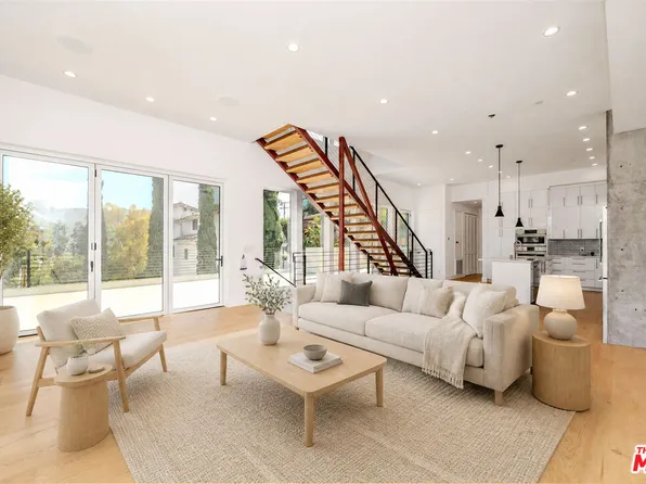 2882 El Roble Dr, Los Angeles, CA 90041