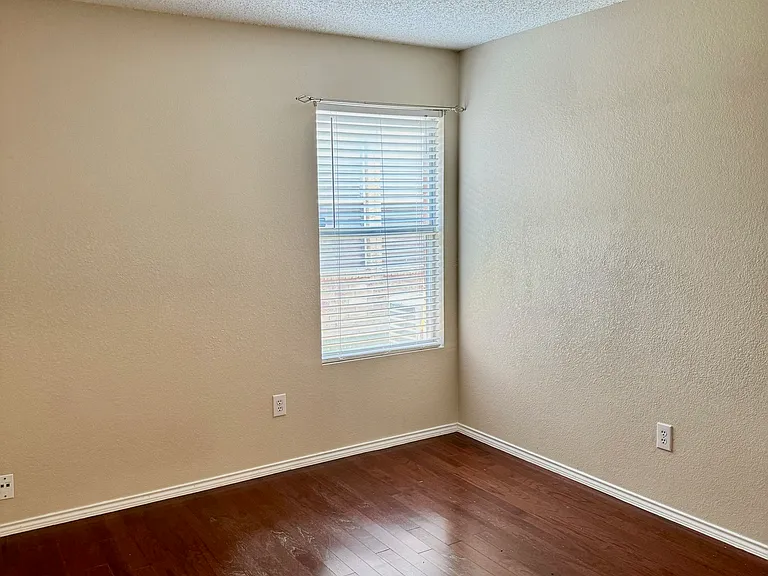 810 Wilmor Ct — Photo 14