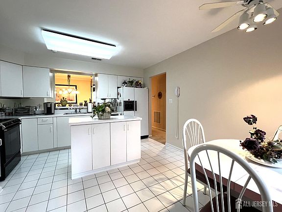 2nd image of 92 Winthrop Rd #C