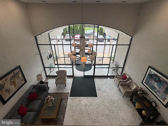 2nd image of 1 Smeton Pl APT 206
