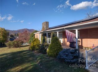 625 Mulberry St, Clyde, NC 28721