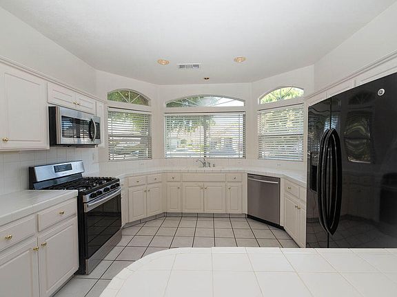 3rd image of 131 Orange Street