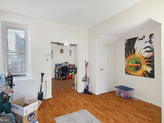 4th image of 3018 Aramingo Ave