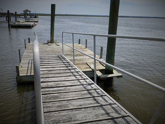 5th image of 743 Cattle Hammock Rd